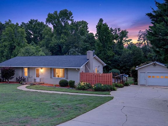 4th image of 109 Woodruff Ct