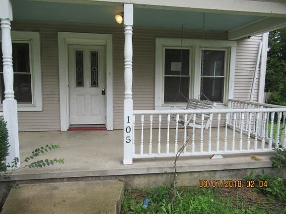 2nd image of 105 S Lincoln St