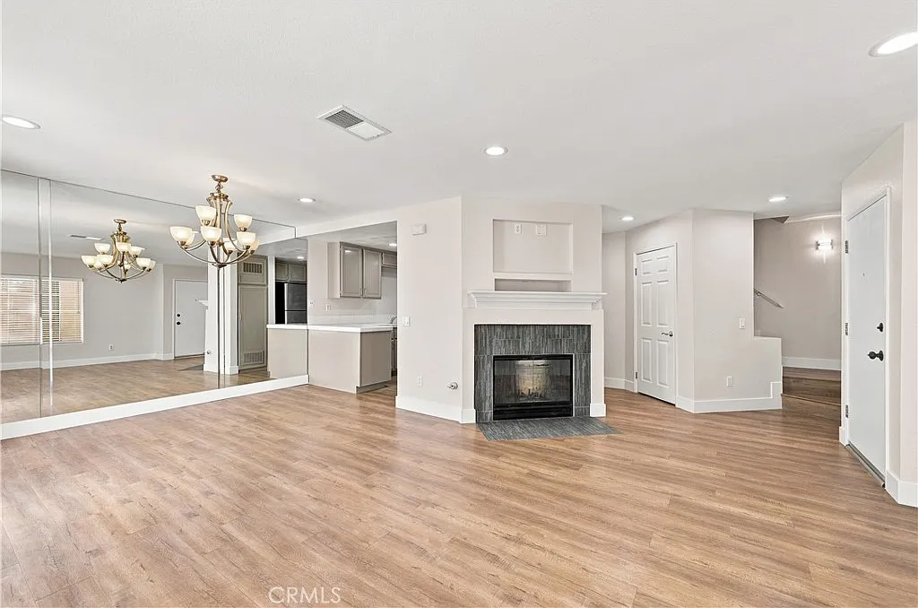 2 bed, 2.5 bath, 1164 sqft, $3,450 — Photo 3