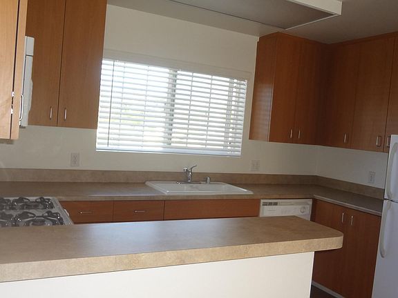 4th image of 587 E Harvard Blvd APT 205