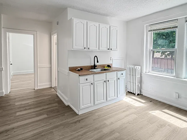 20-22 Lincoln St #15 — Photo 6