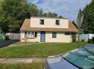 5 Mercury Rd, Edison, NJ 08817