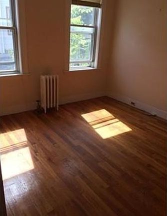 5th image of 61 Dysart St #1