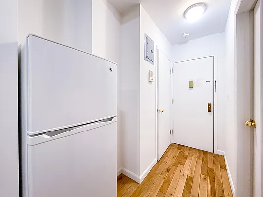 Rented by Compass | media 19