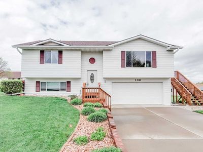 108 Anna St, Yankton, SD, 57078