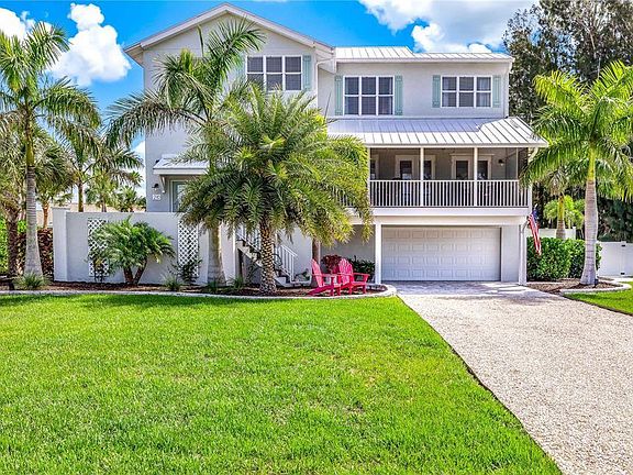 3rd image of 210 Green Dolphin Dr