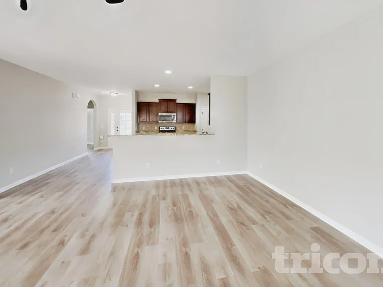 820 Mesa Verde Pl — Photo 3