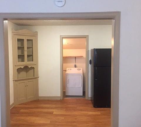 4th image of 910 W Cantwell Ave