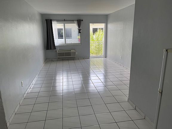 5th image of 8509 Crespi Blvd APT 11