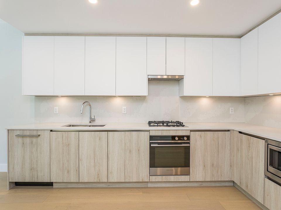 1st image of 423 6th St #211