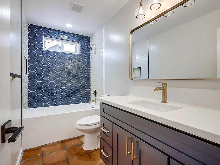 205 W Escalones #B — Photo 14