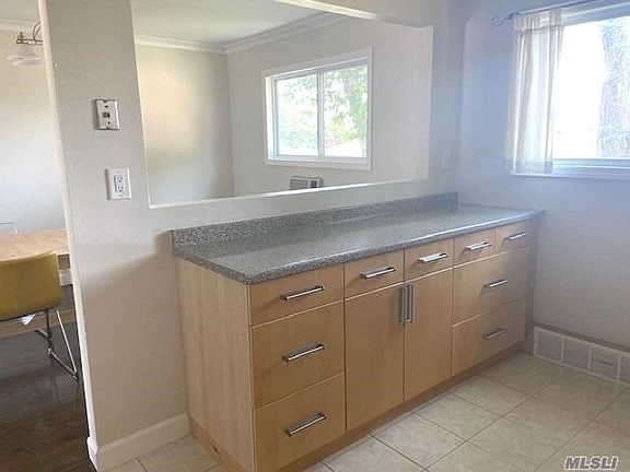3rd image of 36 Garfield Ave