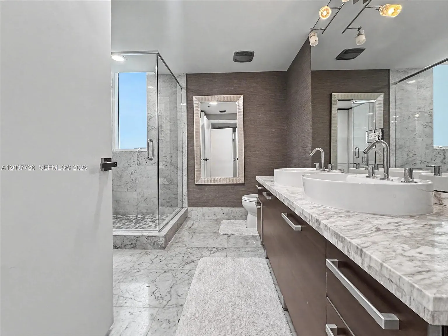 Vizcayne South Condo — Photo 3
