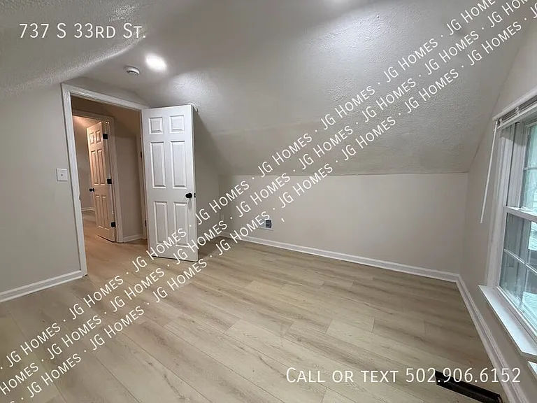 737 S 33rd St — Photo 23