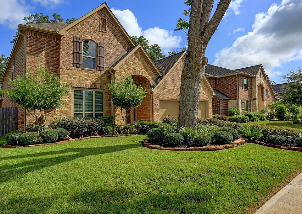 1st image of 39 Bear Grove Dr