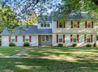 48 Winthrop New Rd, Sugar Grove, IL 60554