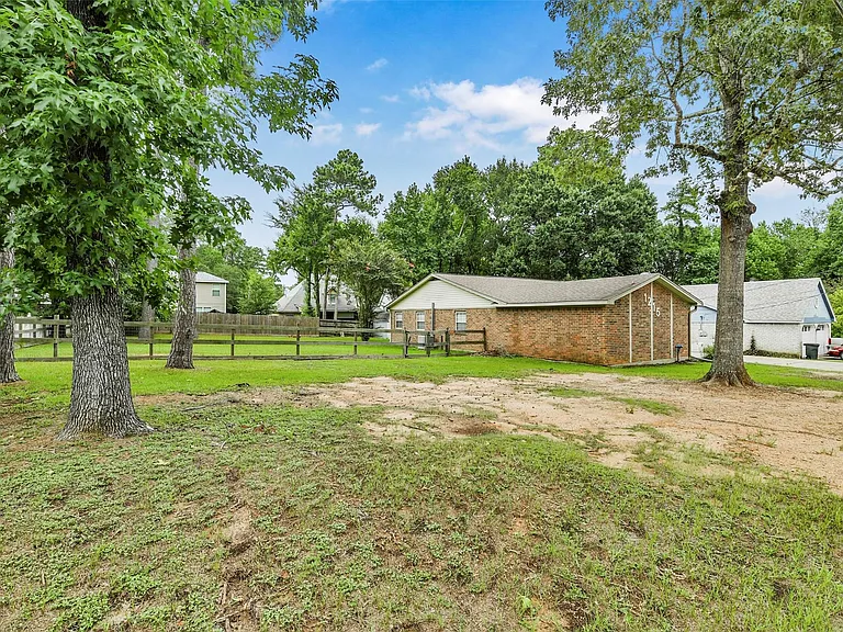 1215 Tejas Blvd — Photo 24