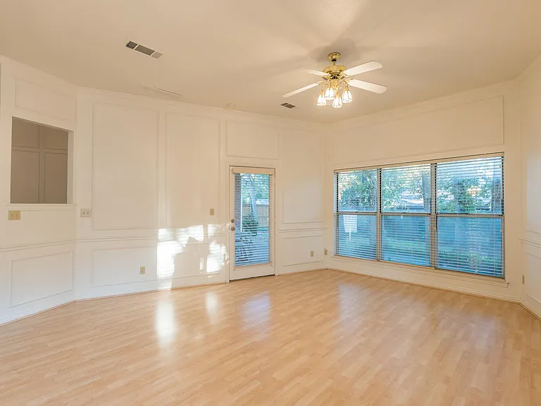 2411 Cross Timbers Trl — Photo 7