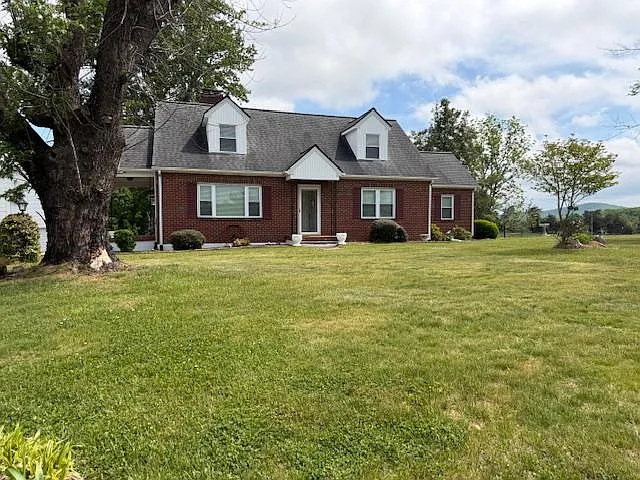 824 Crooked Oak Rd — Photo 2