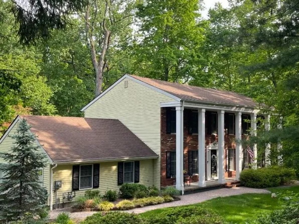 71 Cheshire Ln, Ringwood Boro, NJ 07456