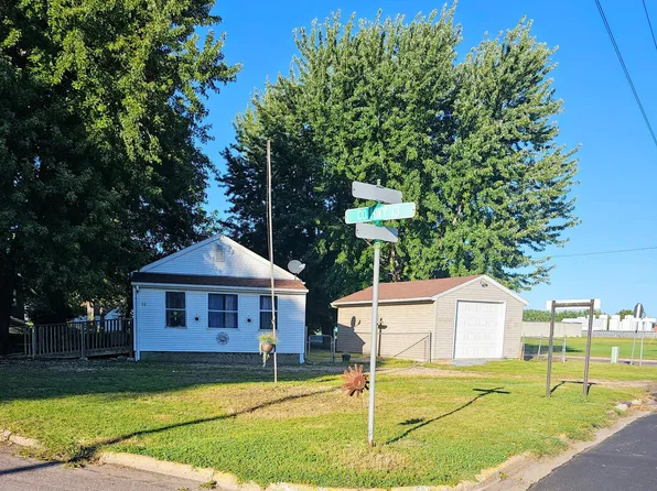 11 Broadway, Hanska, MN 56041