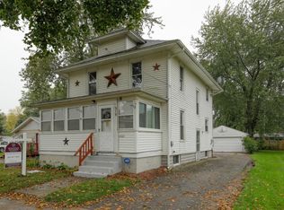 319 S Hooker Ave, Three Rivers, MI 49093