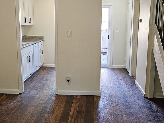 4th image of 565 Tawny Dr