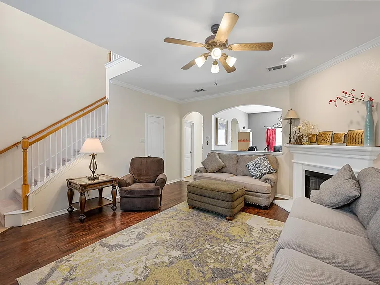 1905 Francis Ct — Photo 5
