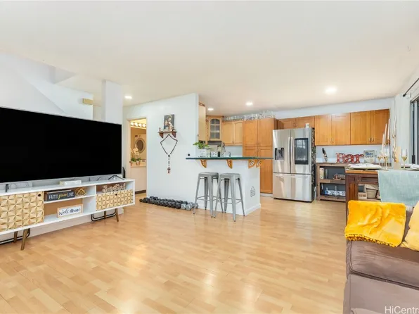 94-1449 Waipio Uka St APT K102, Waipahu, HI 96797