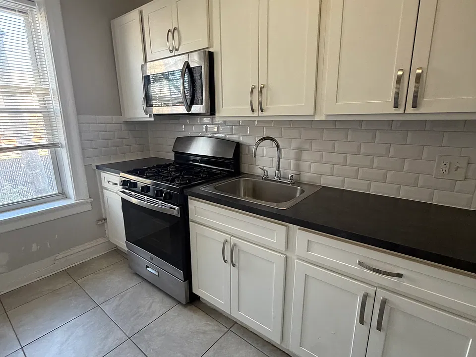 225 Union St #15C