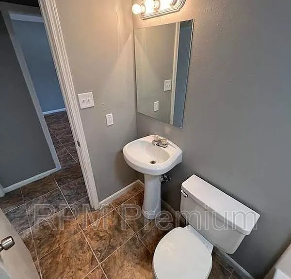5057 Baker Blvd #C — Photo 17