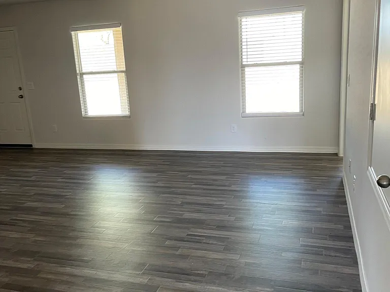 1008 W Nina Dr — Photo 5