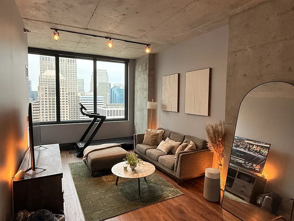 235 W Van Buren St #3816