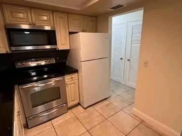 1550 NW 15th St APT 4, Boca Raton, FL 33486