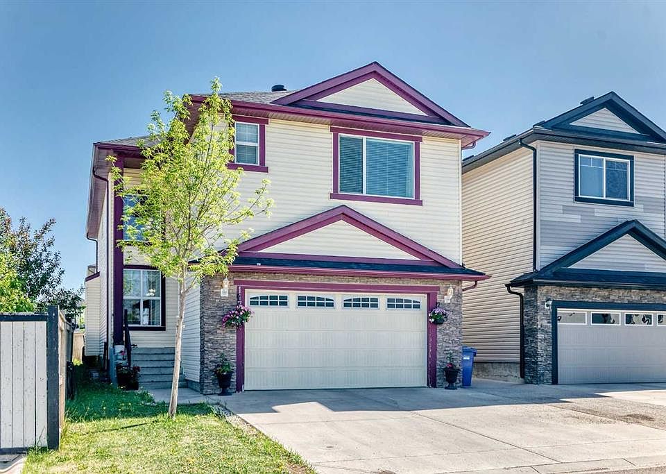 1st image of 117 N Saddlelake Grv NE