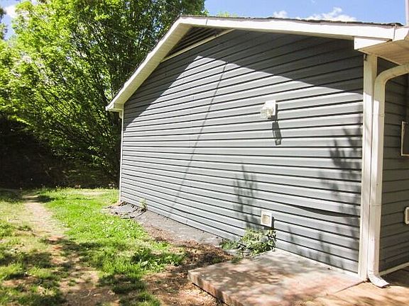 3rd image of 5574 Providence Church Rd