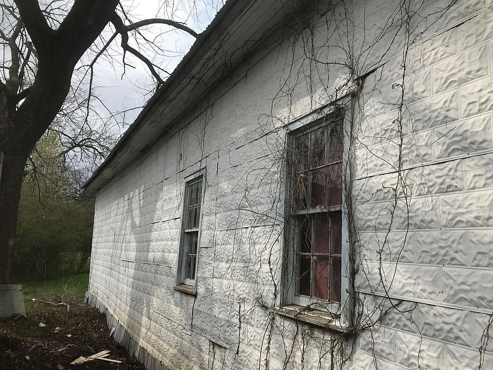 2nd image of 114 Case Rd