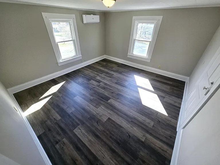511 Cummings St #D — Photo 3