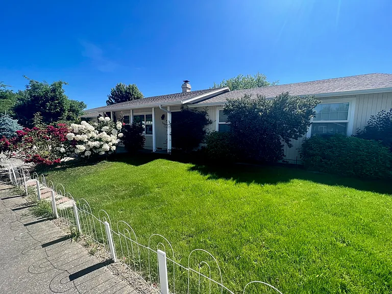 2570 Aztec Ave — Photo 25