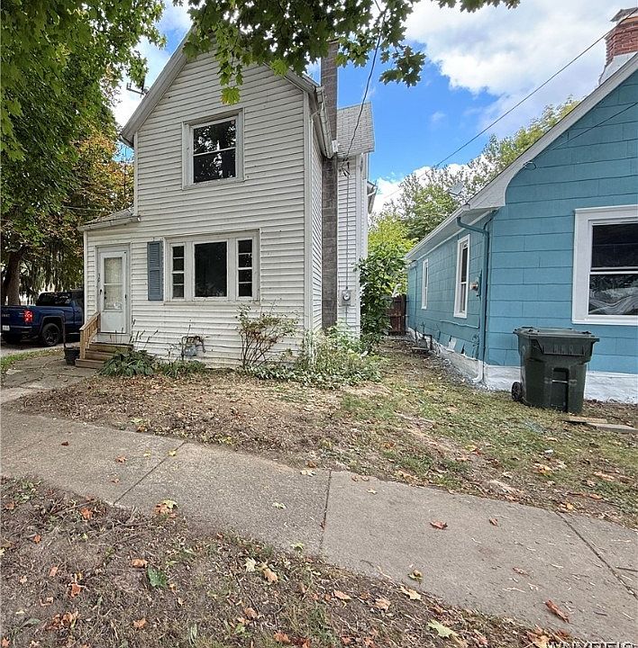 1st image of 30 2nd Ave