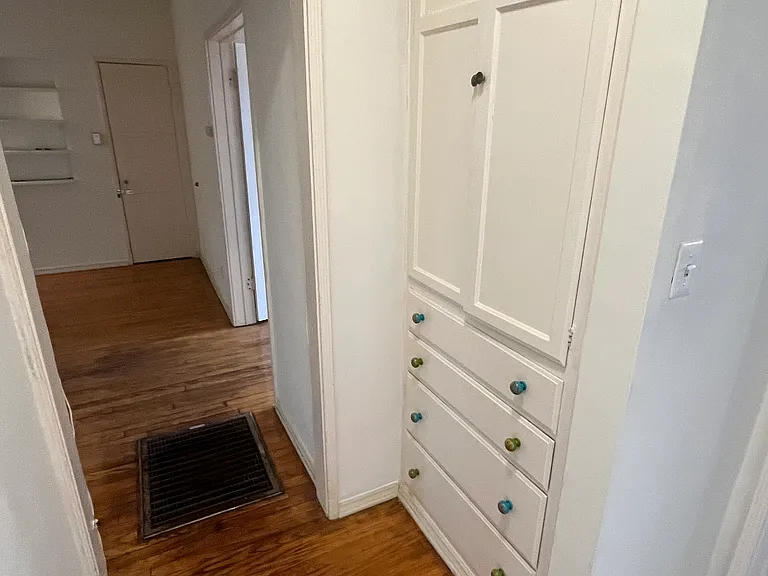 139 S Sweetzer Ave — Photo 13
