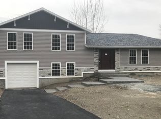 153 Sagendorf Rd, East Greenbush, NY 12061