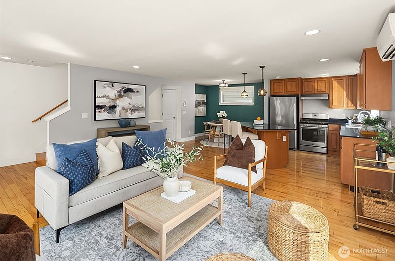 3rd image of 14356 19th Avenue NE