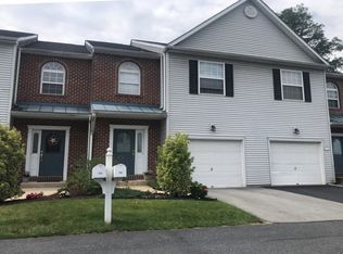 356 Hawthorne Ln, Whitehall, PA 18052
