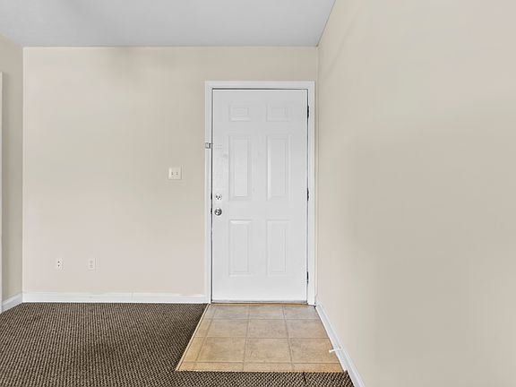 4th image of 137 Deck Dr #A