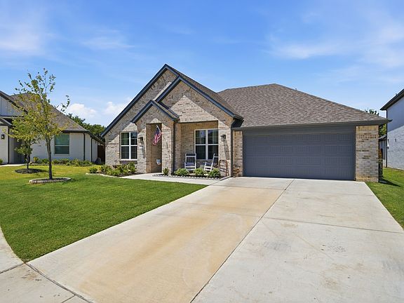 3rd image of 4104 Cherrybark Dr