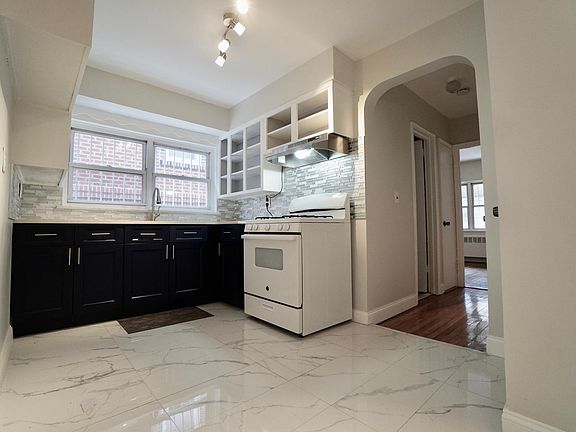 4th image of 3041 Hone Ave #1A
