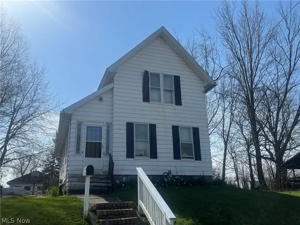 1142 W 8th St, Ashtabula, OH 44004