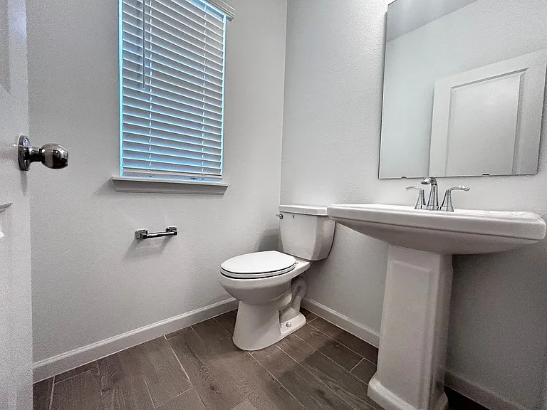 23 Lake Sinclair St — Photo 25