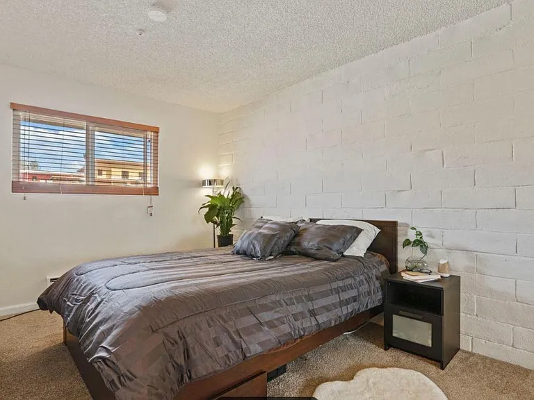 109 Avram Ave — Photo 6